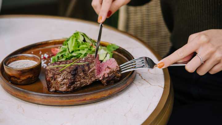 Estos son los cortes de carne de res más jugosos para asar, así puede prepararlos