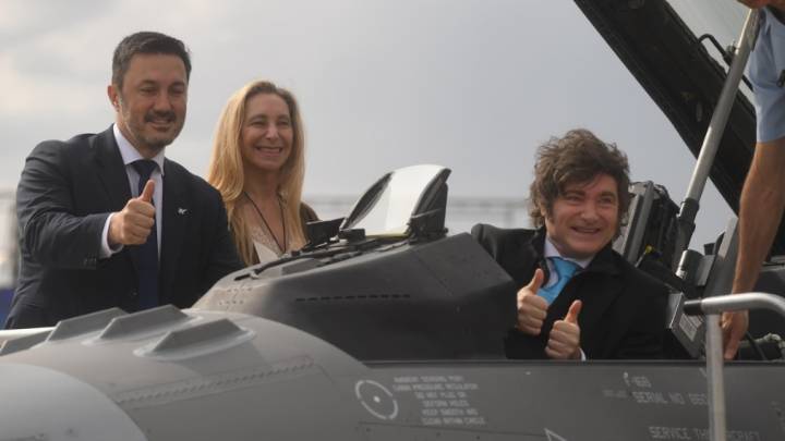 Detrás del humo de los F-16, el Sistema de Defensa se derrumba en manos de Javier Milei y Luis Petri