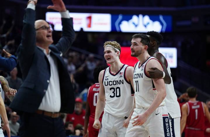 Coach Dan Hurley Puts UConn on Notice With Urgent Locker Room Message Before Kansas Test