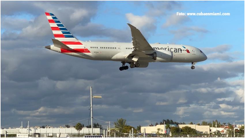Avión de American Airlines regresa de emergencia a Miami tras despegar
