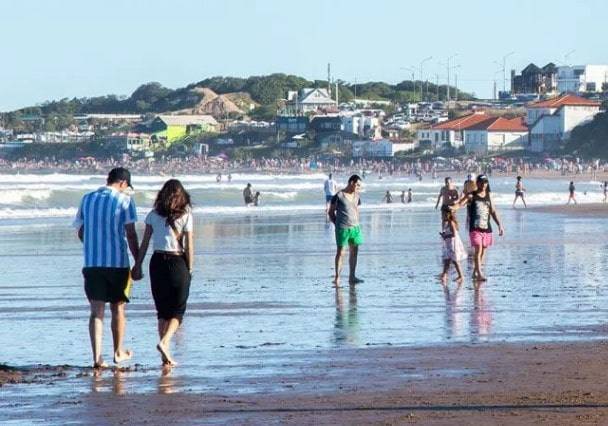 Turistas gastaron casi $250 mil millones en el último fin de semana largo del año