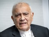 Denuncian que retuvieron en Maiquetía y le anularon el pasaporte al cardenal Baltazar Porras