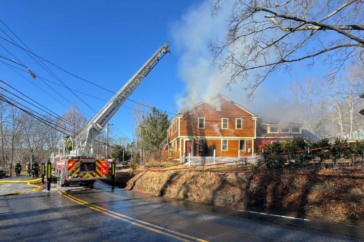 PHOTOS: Multiple fire crews respond to house fire in Durham