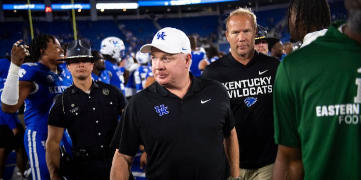 UK expected to fire Mark Stoops, sources say