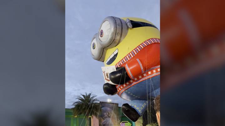 Universal Orlando transforms for the holidays, take a trip with us!