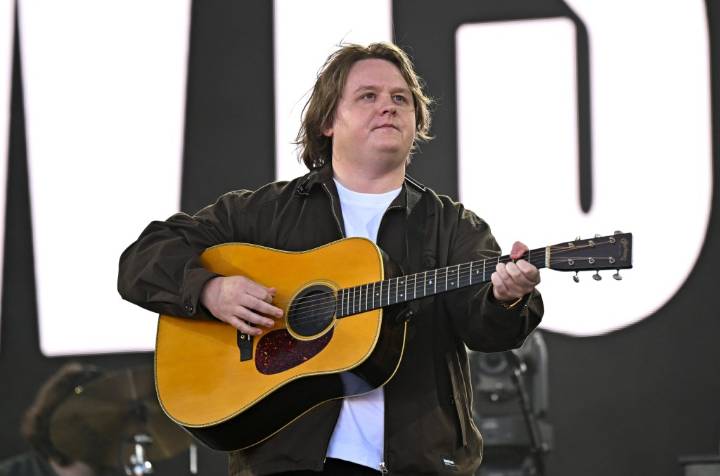 Therapy, Meds and Visits to the Beach: Comeback Kid Lewis Capaldi Talks Lifestyle Changes