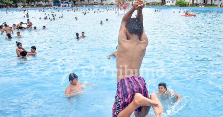 Comenzó la temporada del "chapuzón": días, horarios y entradas de las piletas municipales en Salta