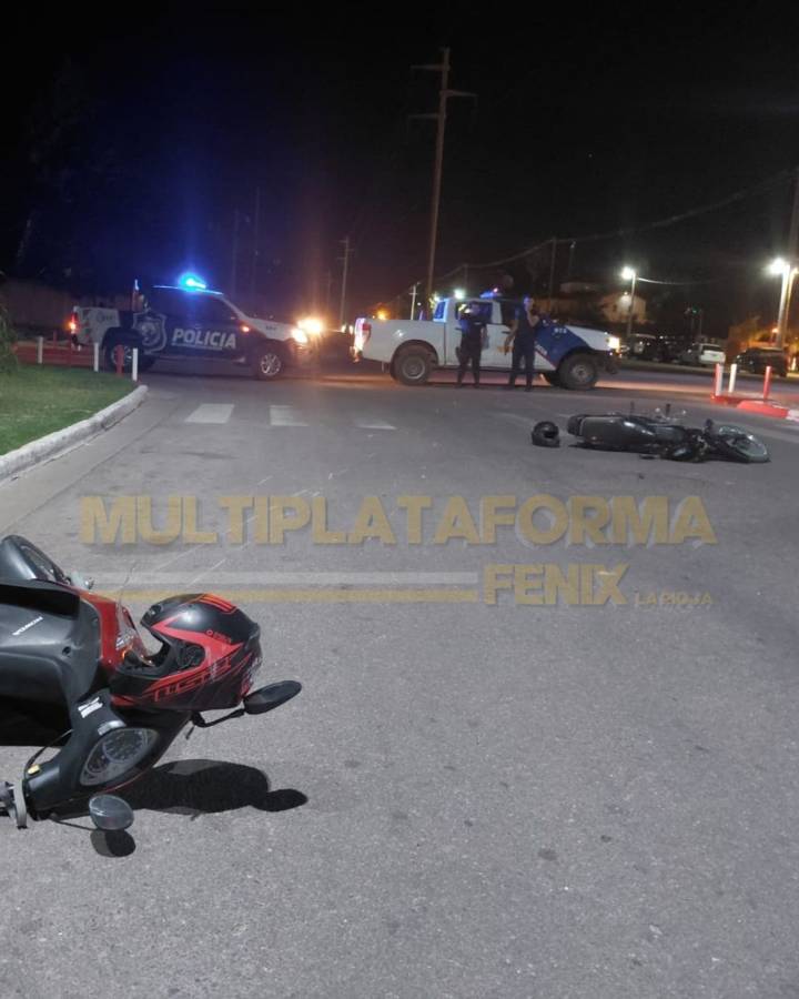 Grave siniestro vial en el Parque de la Ciudad: tres personas heridas tras una colisión entre motocicletas