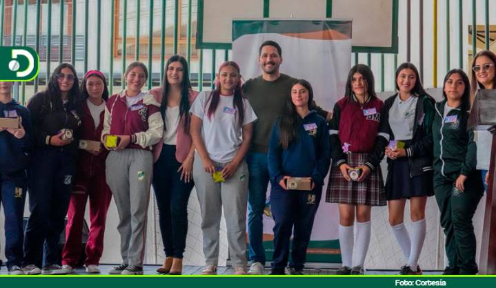Sonsón entrega kits menstruales a 842 estudiantes en nuevo programa educativo “Menstruación Consciente”