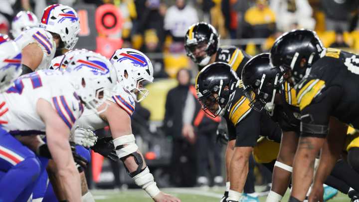 Josh Allen heaps praise on Bills offensive tackles after beating Steelers
