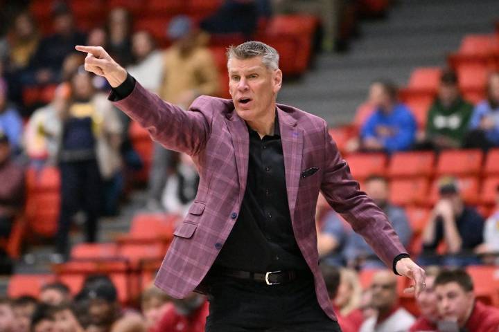 Deadspin | Second-half surge carries Oklahoma past Wake Forest