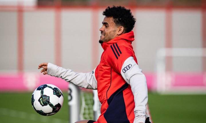 Histórico jugador del Liverpool justifica la venta de Luis Díaz y cuestiona su rendimiento