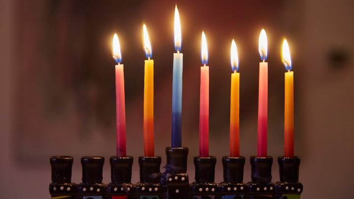 Día de las Velitas: qué representa cada color y cómo atraer amor, salud y prosperidad