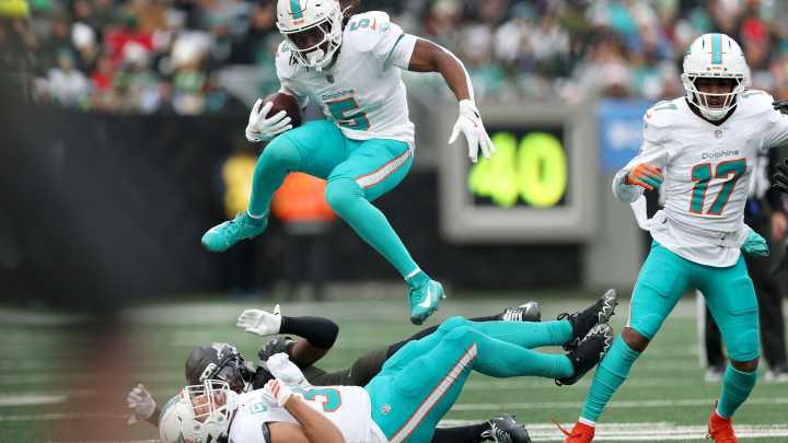 Dolphins vs. Steelers predictions for MNF: Will winning streak continue?