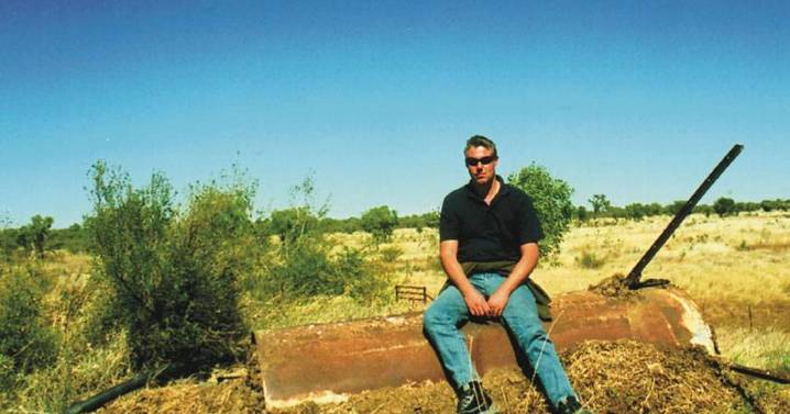 'I woke up naked in the desert and survived for 71 days by eating frogs'