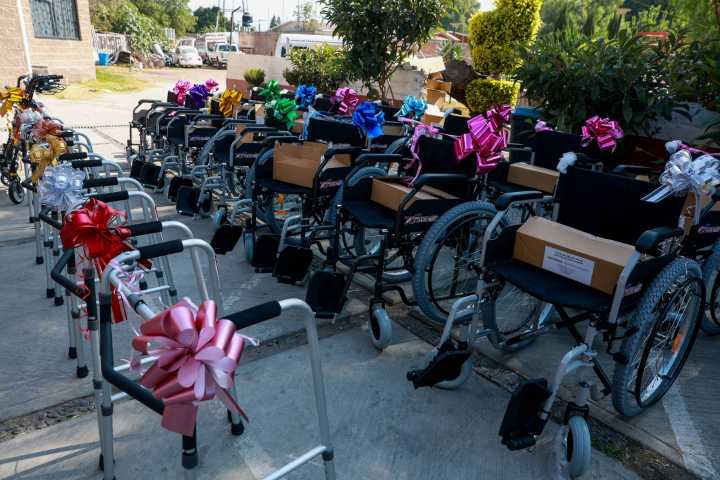 MÁS DE 400 PERSONAS RECIBIERON APARATOS FUNCIONALES EN CHIMALHUACÁN DURANTE 2025
