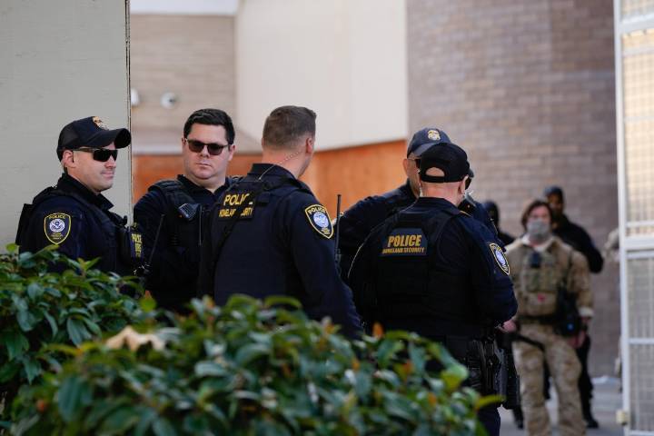 Arrestaron a activistas que bloquearon la salida de agentes de ICE en Nueva York