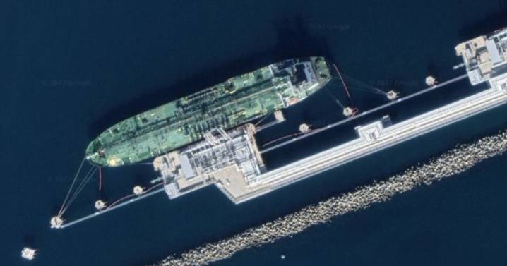 Ucrania reivindica el ataque a dos petroleros de la «flota rusa en la sombra» en el mar Negro