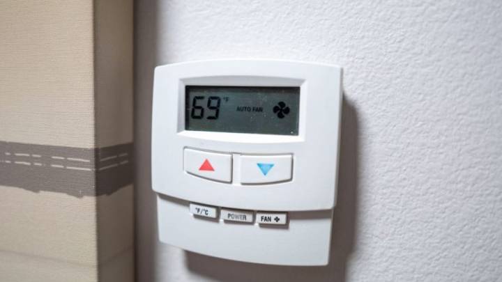Should you turn your heat on and off during winter? Tips to save money on heating bills