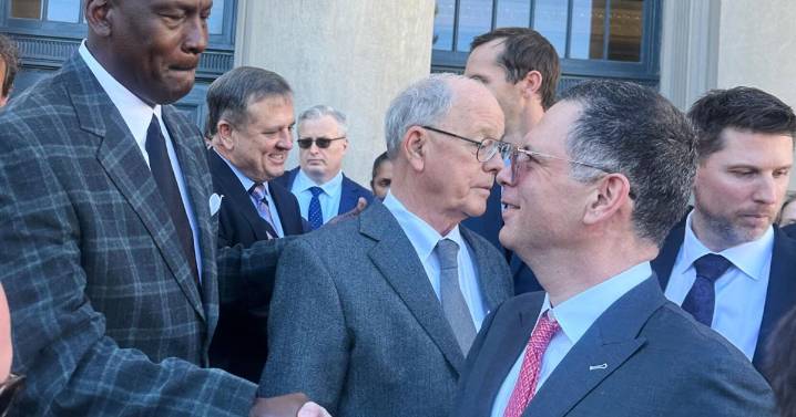 NASCAR settles federal antitrust case, gives all its teams the permanent charters they wanted