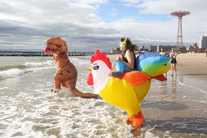 Sign-ups open to dive into 2026 at the Coney Island Polar Bear Plunge • Brooklyn Paper