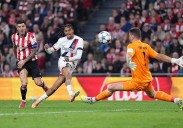 El Athletic seca al PSG y sigue vivo en la gran Europa