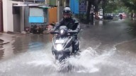 Chennai rainfall update: Showers weaken, but several suburbs remain underwater; schools shut again
