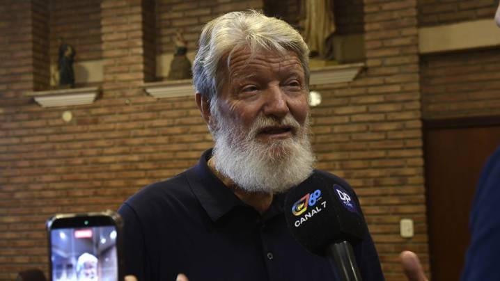 Multitudinario encuentro con el Padre Pedro Opeka en Santiago: “Todos nacimos para amar y ser amados"