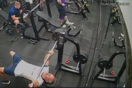 Fuerte video: así murió este hombre en pleno gimnasio tras haber sido aplastado por la barra que levantaba