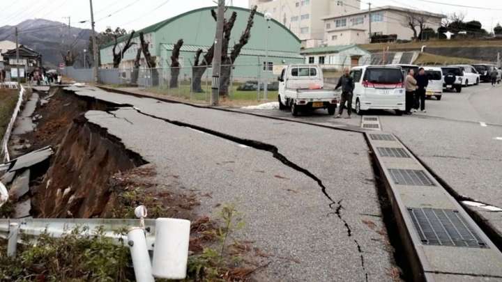 Fuerte sismo de 7,6 en Japón dejó heridos y rige alerta de tsunami