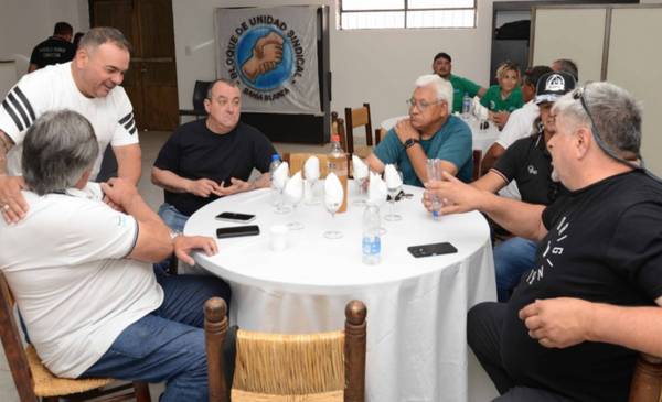 Gremios se reunieron en Bahía, en alerta por la reforma laboral de Milei