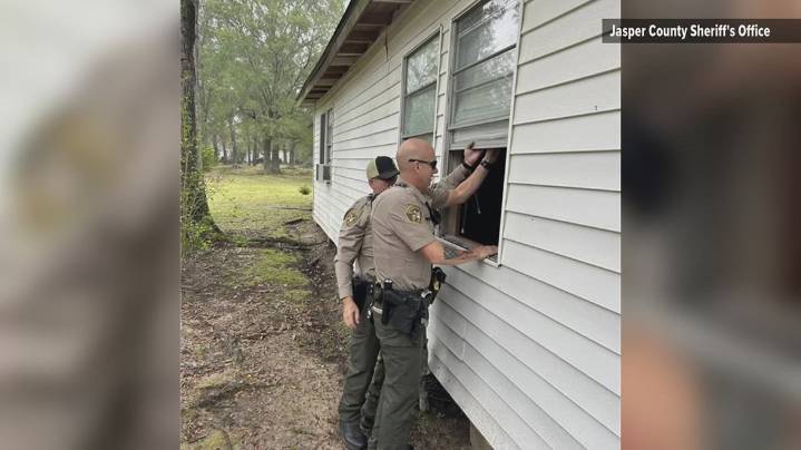 Jasper County deputies with education backgrounds save elderly woman in Evadale emergency