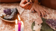 Rituales de diciembre: qué hacer para cerrar el 2025 y atraer energía nueva en 2026