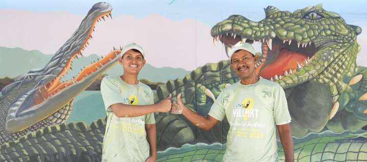 Los De Ávila, papá e hijo plasman la esencia e historia del barrio Las Flores, en un mural