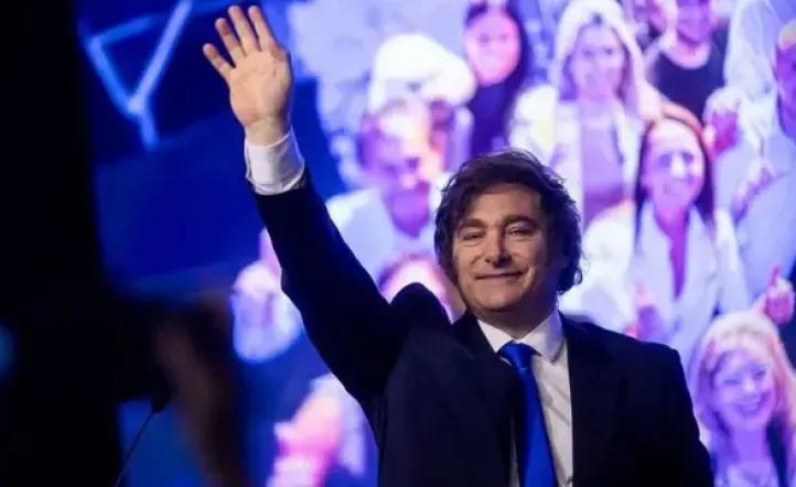 El Gobierno terminó de redactar la reforma laboral y se prepara para intensificar la búsqueda de apoyos