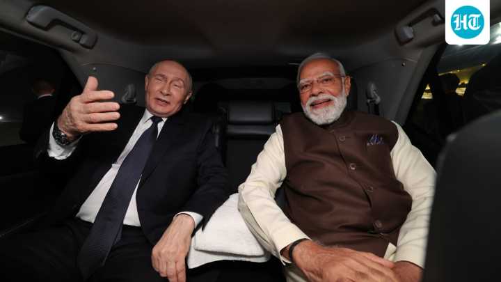 Modi-Putin's carpool diplomacy: Russia Prez rides with PM in Tianjin redux