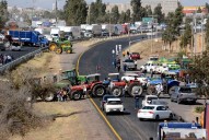 Agricultores liberan cruces internacionales de Chihuahua tras nueva ley de agua