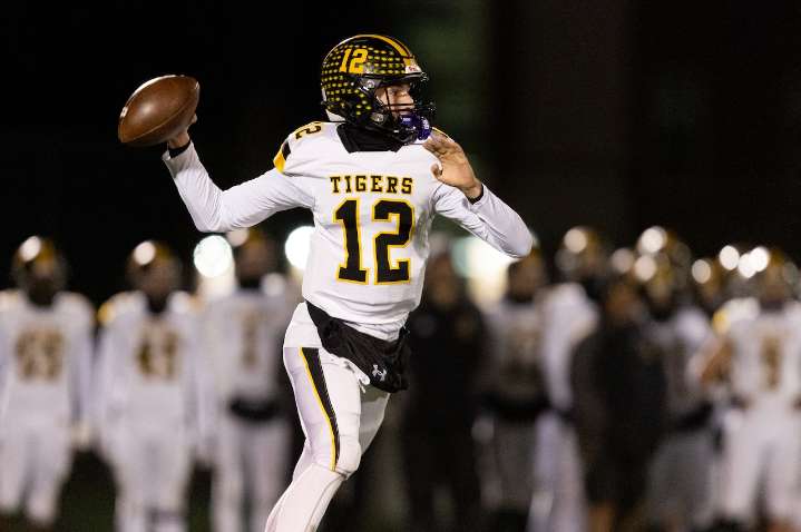 How to watch Northwestern Lehigh vs. Avonworth (12/6/25)