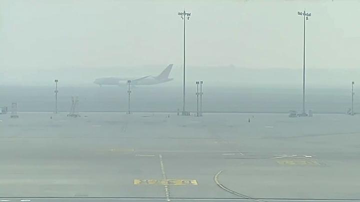 Delhi weather update: Airlines issue advisories as fog impacts flights