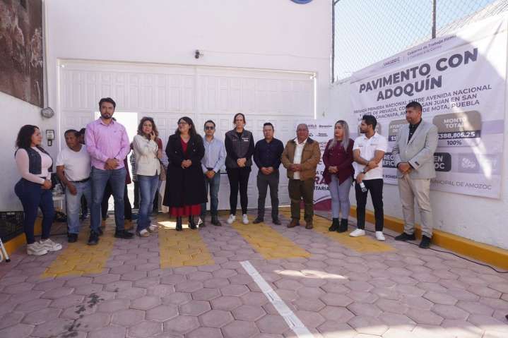 Severiano de la Rosa Romero entrega obra en Amozoc