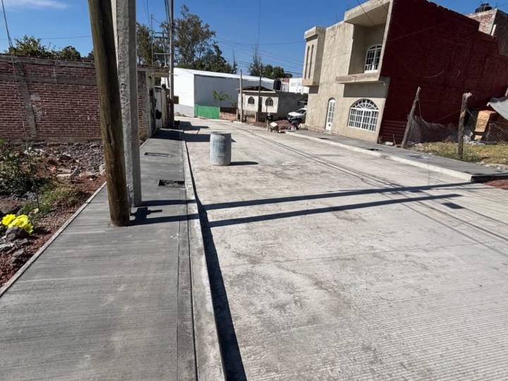 Concluyen obra de mejoramiento integral en la calle Lázaro Cárdenas de Chaparaco
