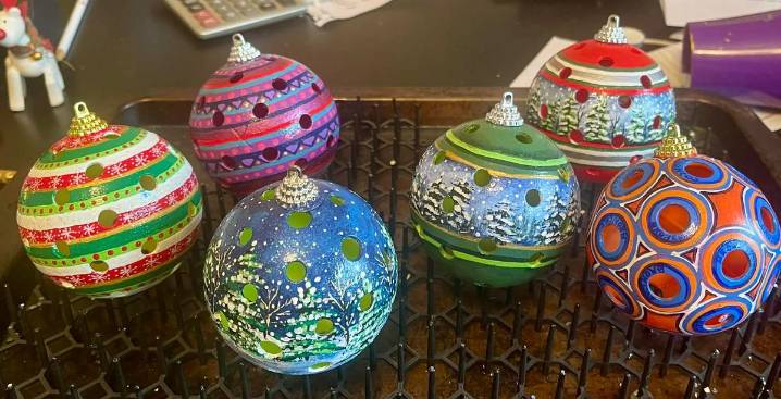 Owensboro Player Turns Pickleballs Into Christmas Ornaments