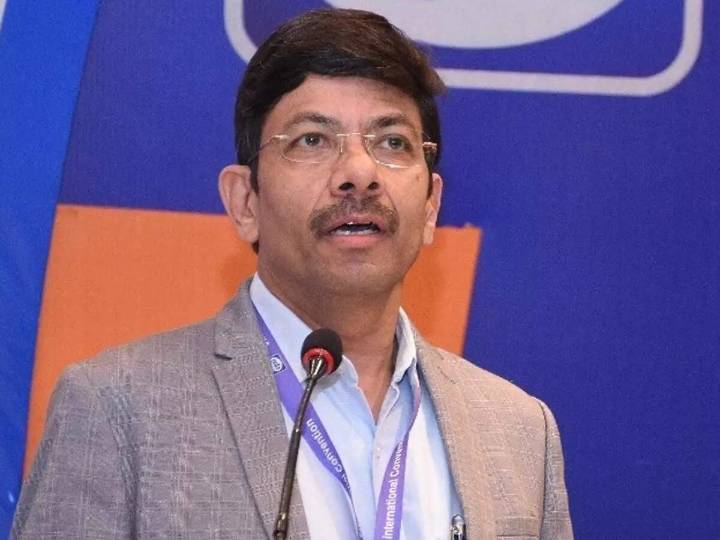 Will RBI step in? Naveen Mathur on why the rupee may stabilise between 90