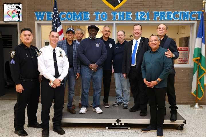 NYPD 121st Precinct officers working Thanksgiving honored by community