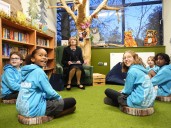 German president’s wife reads Christmas story to London primary school children