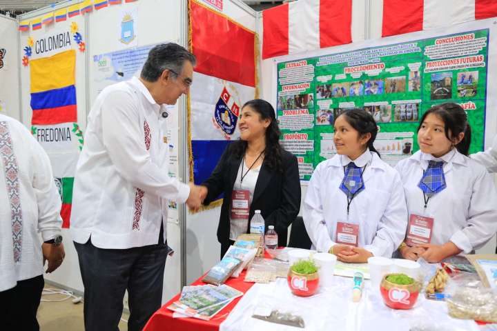 Refrenda AVA apoyo a la ciencia en favor del bienestar social