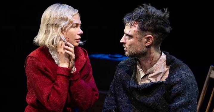 Michelle Williams in 'Anna Christie': Baffling Accents Ruin New Play