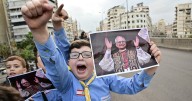 El Papa en el Líbano en siete fotos: escolta militar, una calurosa bienvenida y un mensaje de paz