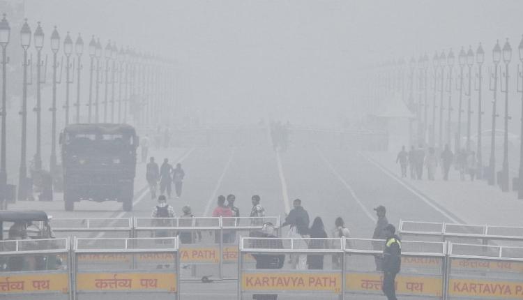 Delhi’s Air Quality Sees Slight Improvement With AQI At 300