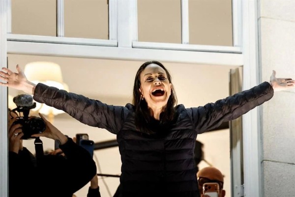 Salió Machado en lancha y con disfraz de Venezuela, dice WSJ